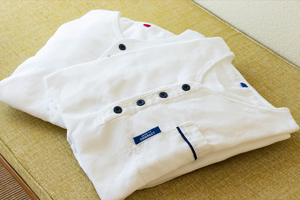 淡路島KAMOME SLOW HOTEL THE COMPACT(カモメースローホテルザコンパクト)のアメティ。SHOGO SEKINEさんのイラストポーチ